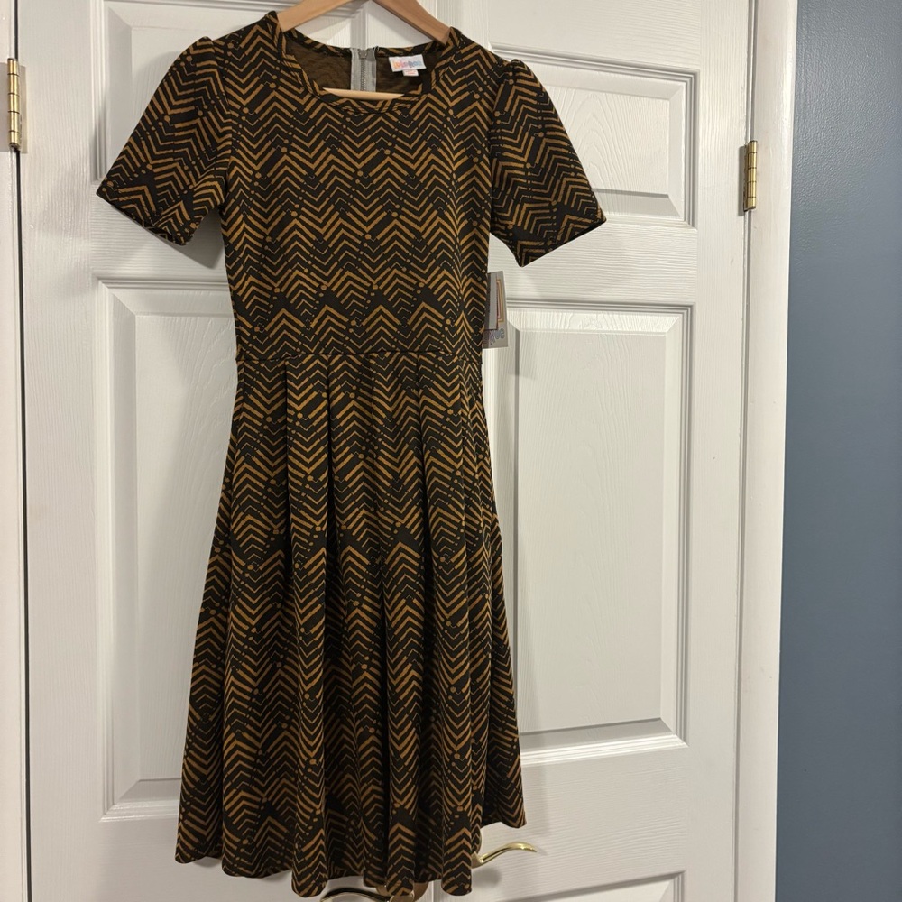 NWT LuLaRoe Gold and Black Chevron Midi Dress